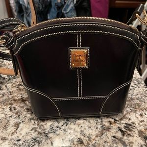 Dooney and Burch crossbody bag - Excellent condition